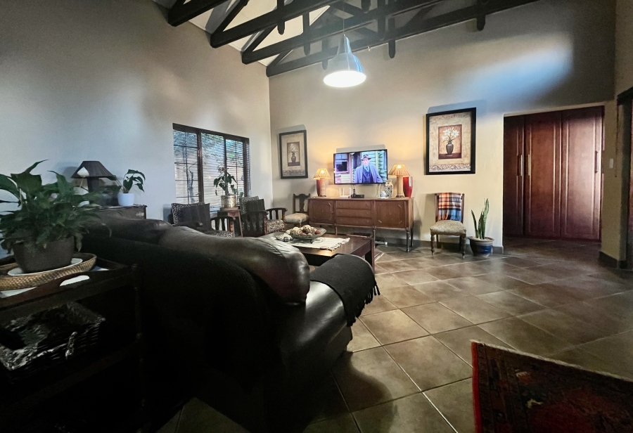 5 Bedroom Property for Sale in Leeuwenhof Estate Gauteng