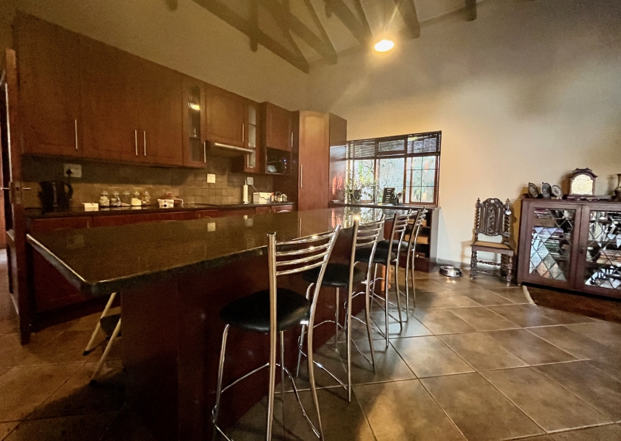 5 Bedroom Property for Sale in Leeuwenhof Estate Gauteng