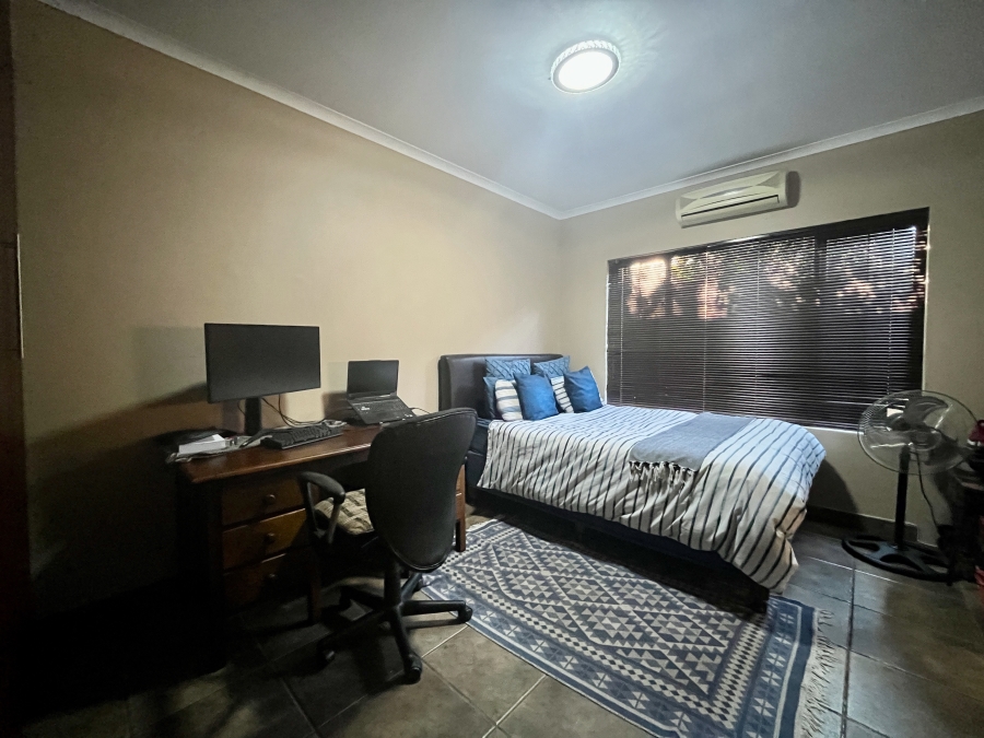 5 Bedroom Property for Sale in Leeuwenhof Estate Gauteng