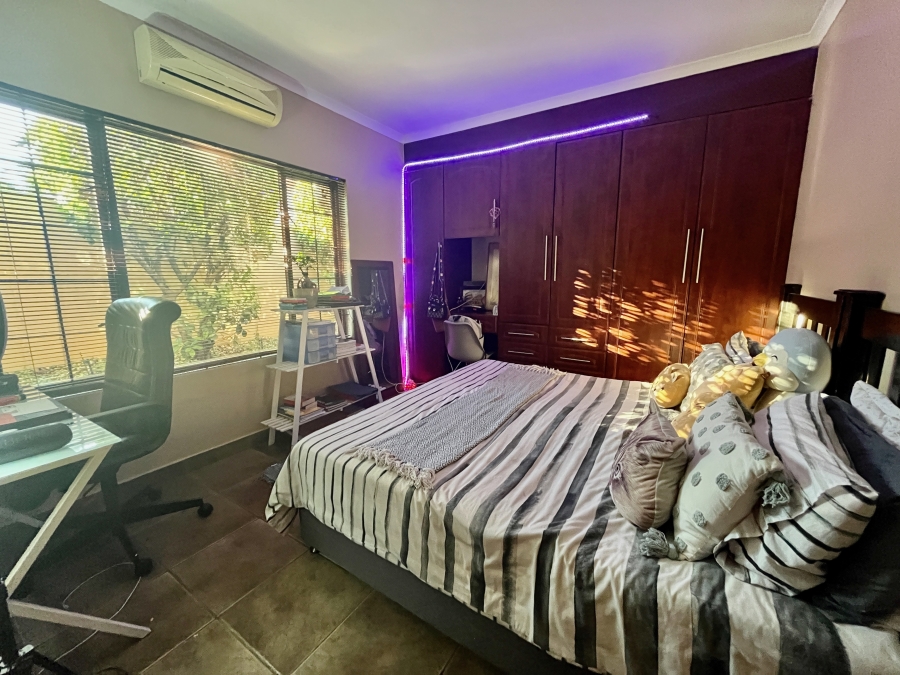 5 Bedroom Property for Sale in Leeuwenhof Estate Gauteng
