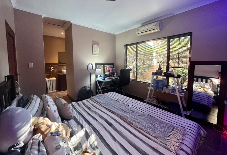 5 Bedroom Property for Sale in Leeuwenhof Estate Gauteng