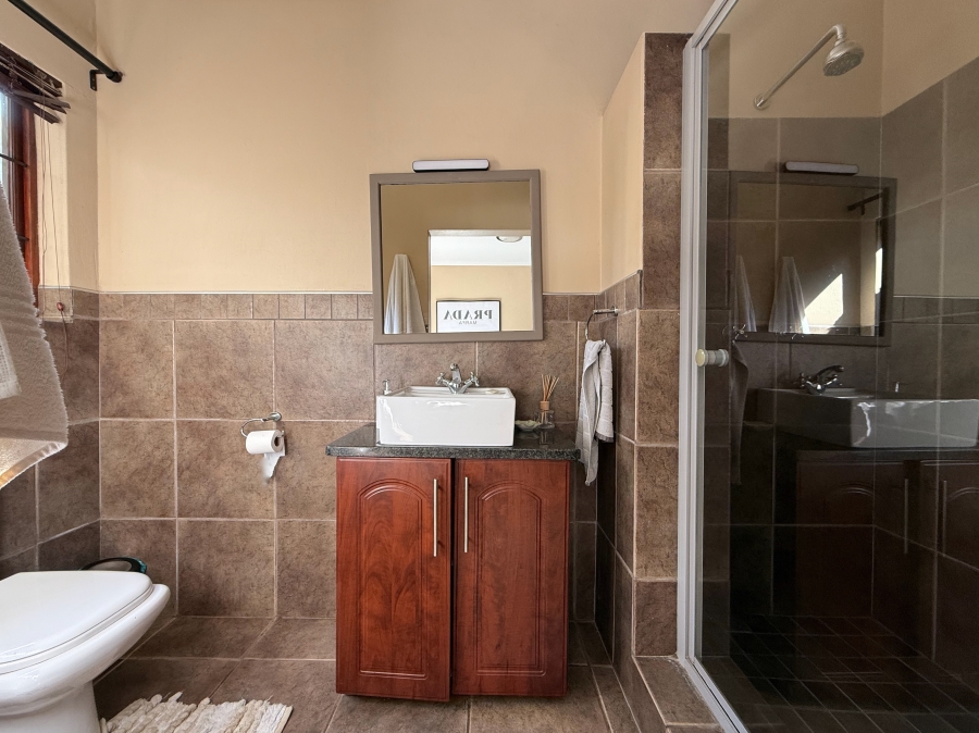 5 Bedroom Property for Sale in Leeuwenhof Estate Gauteng