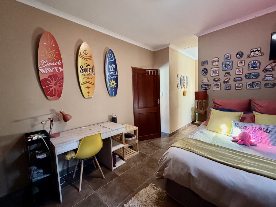 5 Bedroom Property for Sale in Leeuwenhof Estate Gauteng