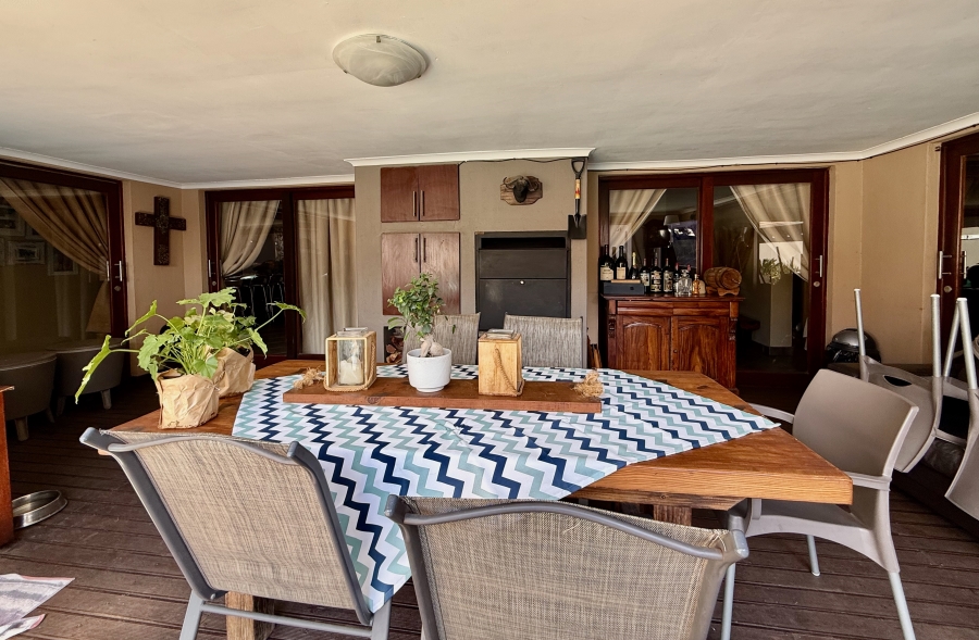 5 Bedroom Property for Sale in Leeuwenhof Estate Gauteng