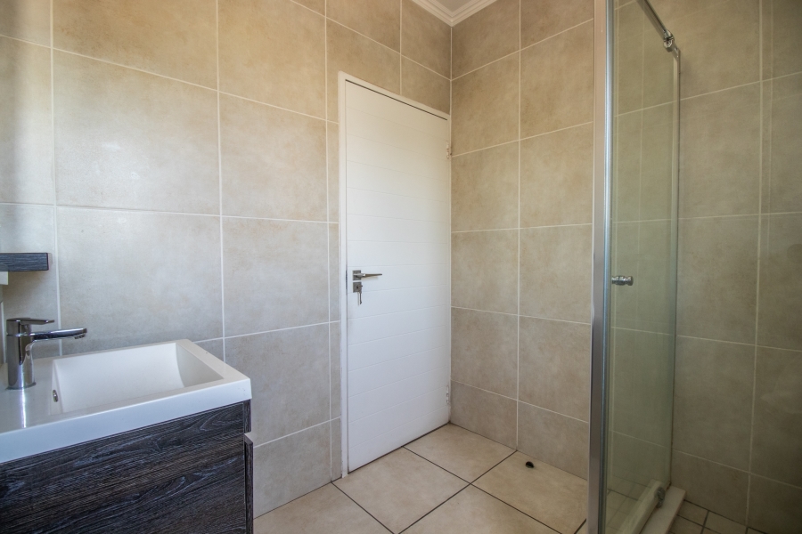 1 Bedroom Property for Sale in Oakdene Gauteng