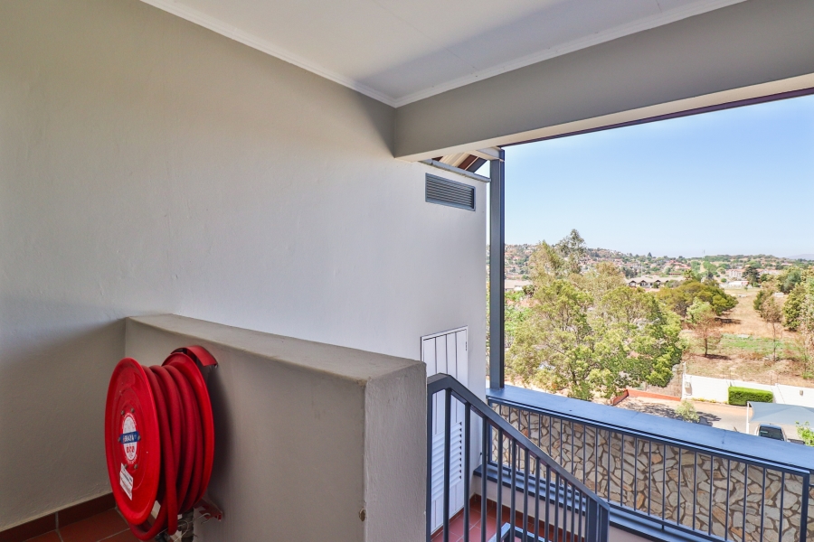 1 Bedroom Property for Sale in Oakdene Gauteng