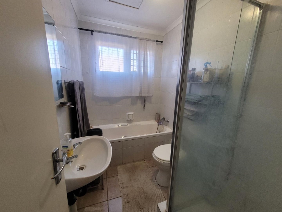 2 Bedroom Property for Sale in Bromhof Gauteng
