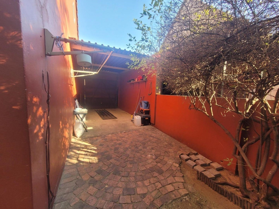 2 Bedroom Property for Sale in Bromhof Gauteng