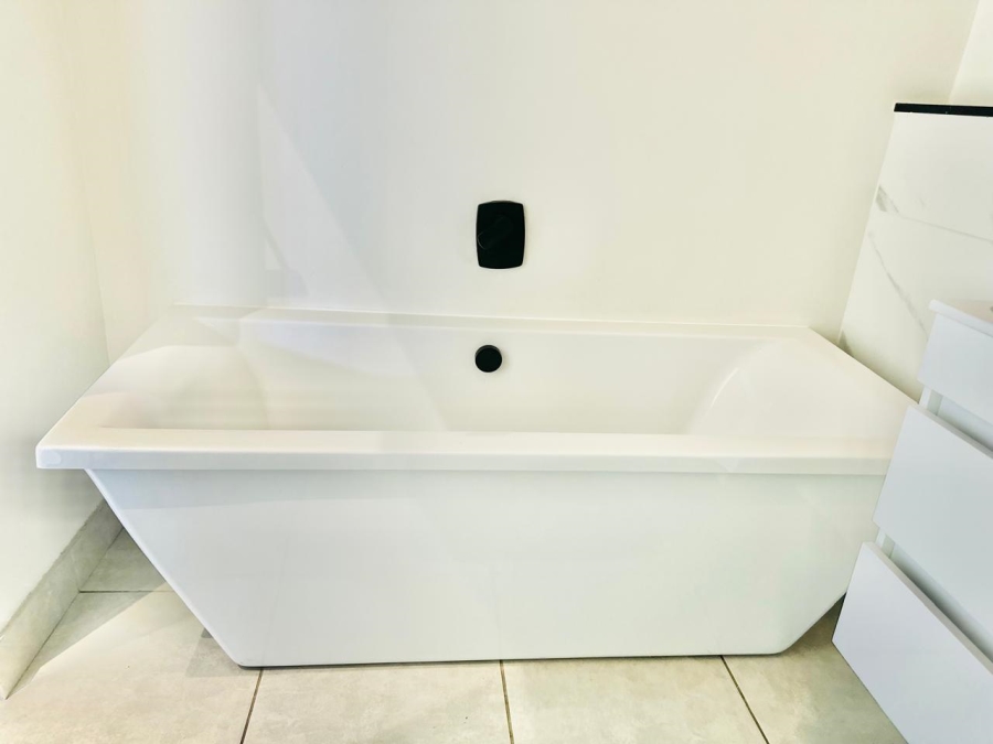 2 Bedroom Property for Sale in Waterfall Gauteng