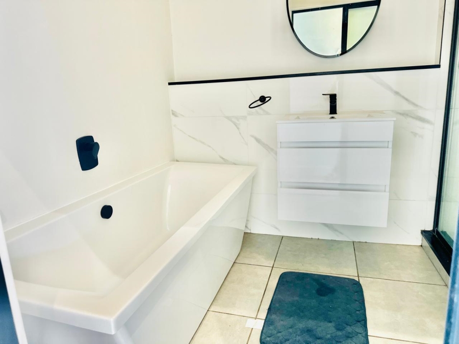 2 Bedroom Property for Sale in Waterfall Gauteng