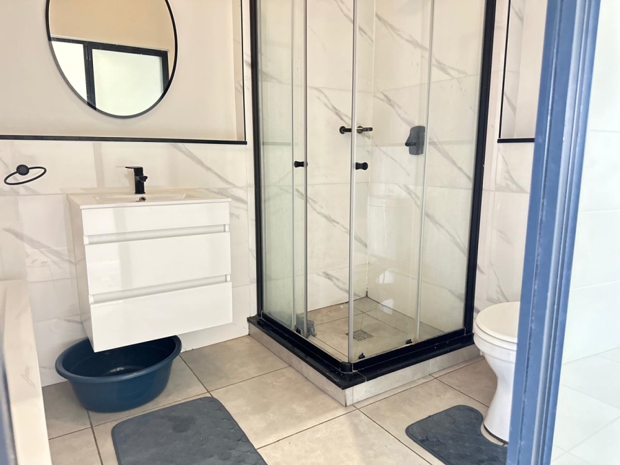 2 Bedroom Property for Sale in Waterfall Gauteng