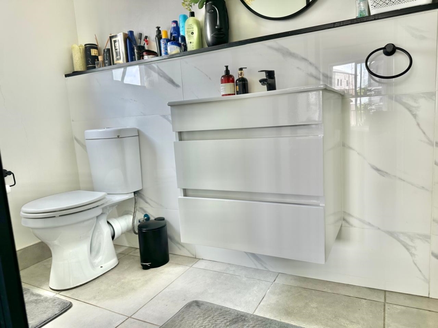 2 Bedroom Property for Sale in Waterfall Gauteng