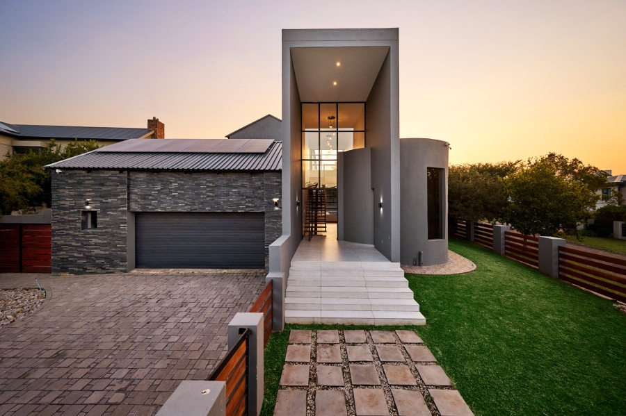 4 Bedroom Property for Sale in Waterfall Country Estate Gauteng