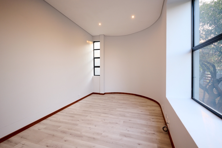 4 Bedroom Property for Sale in Waterfall Country Estate Gauteng