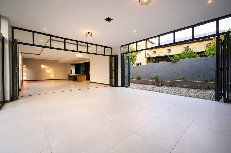 4 Bedroom Property for Sale in Waterfall Country Estate Gauteng