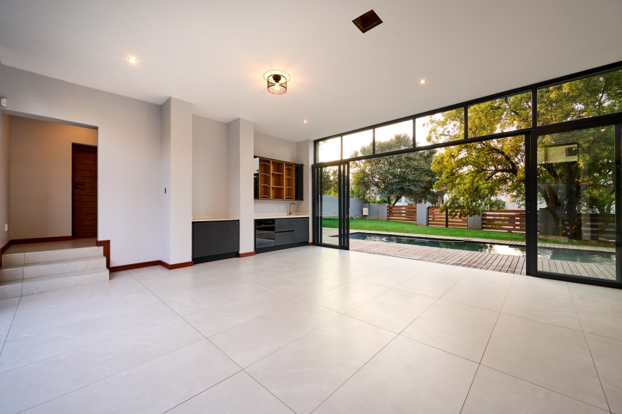 4 Bedroom Property for Sale in Waterfall Country Estate Gauteng