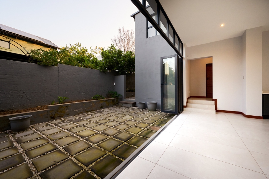 4 Bedroom Property for Sale in Waterfall Country Estate Gauteng
