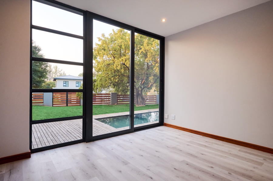 4 Bedroom Property for Sale in Waterfall Country Estate Gauteng