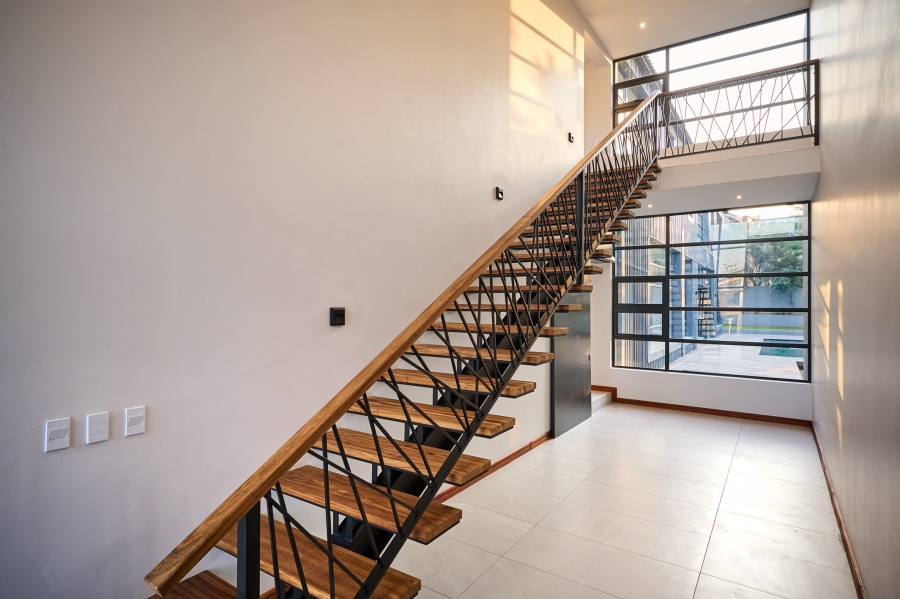 4 Bedroom Property for Sale in Waterfall Country Estate Gauteng