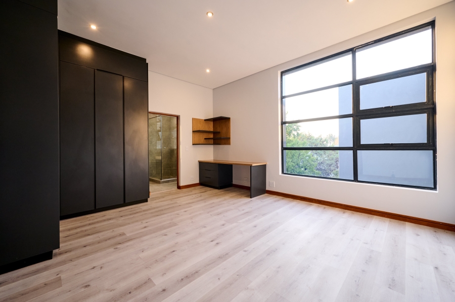 4 Bedroom Property for Sale in Waterfall Country Estate Gauteng