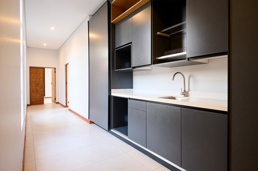 4 Bedroom Property for Sale in Waterfall Country Estate Gauteng
