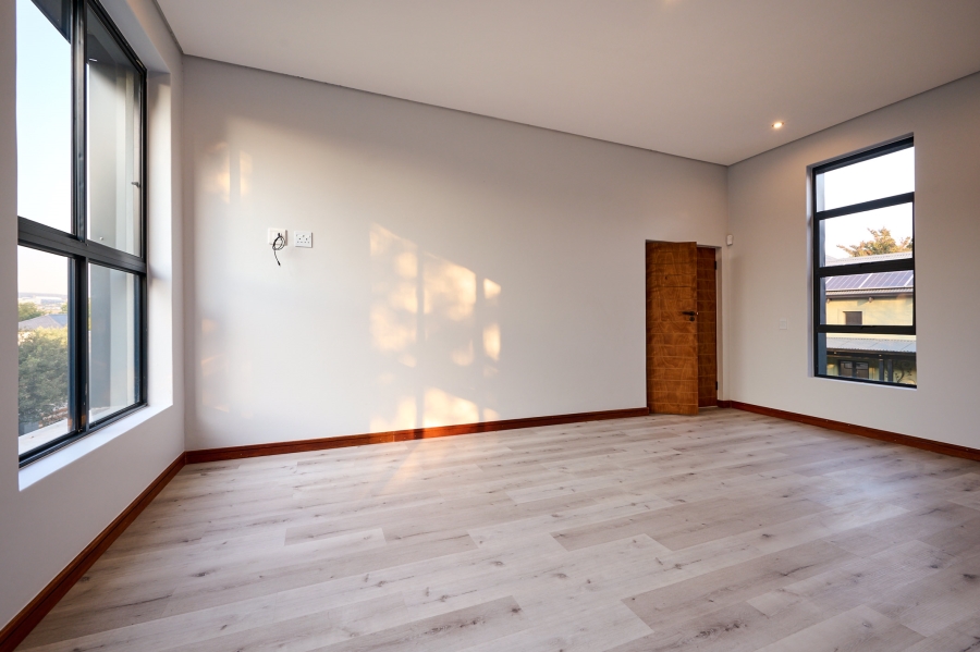 4 Bedroom Property for Sale in Waterfall Country Estate Gauteng
