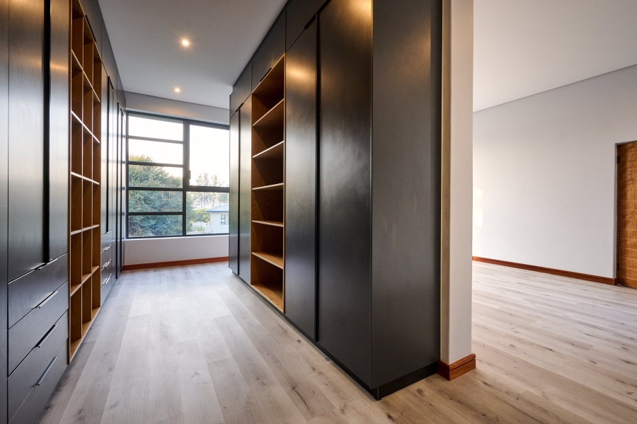 4 Bedroom Property for Sale in Waterfall Country Estate Gauteng