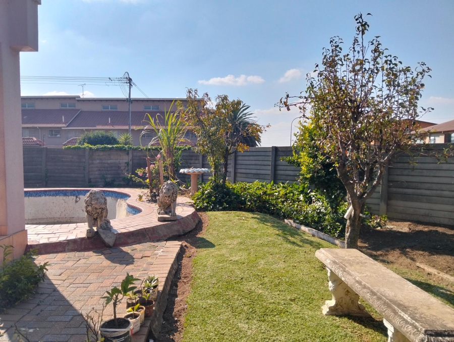 3 Bedroom Property for Sale in Roseacre Gauteng