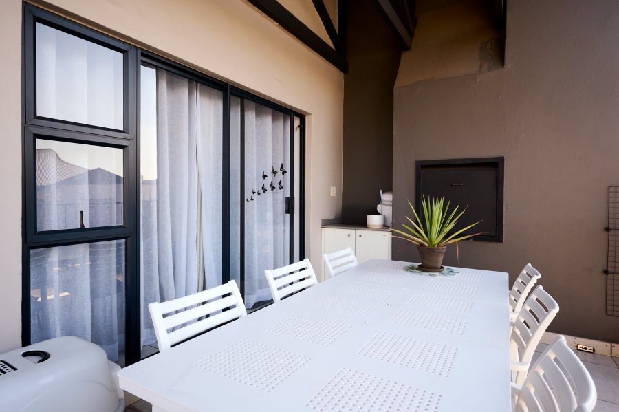 2 Bedroom Property for Sale in The Polofields Gauteng