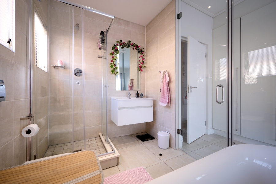 2 Bedroom Property for Sale in The Polofields Gauteng