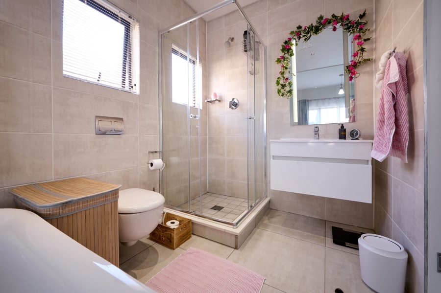 2 Bedroom Property for Sale in The Polofields Gauteng