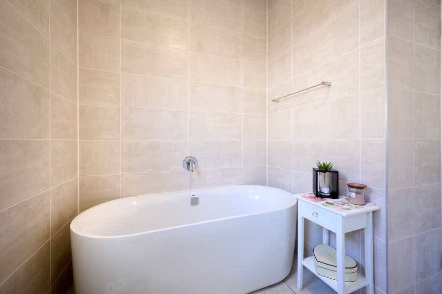 2 Bedroom Property for Sale in The Polofields Gauteng
