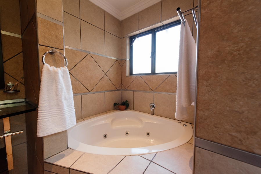 4 Bedroom Property for Sale in Willow Acres Gauteng