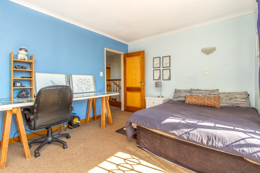 4 Bedroom Property for Sale in Florida Park Gauteng