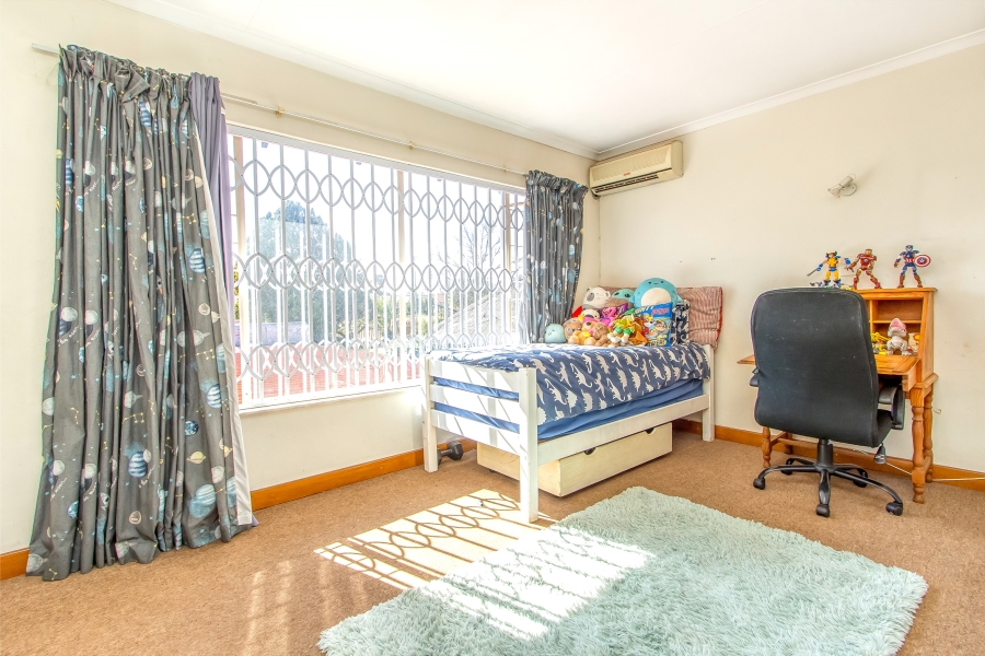 4 Bedroom Property for Sale in Florida Park Gauteng