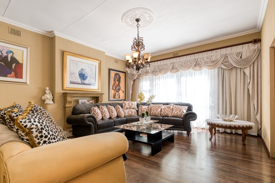 7 Bedroom Property for Sale in Oaklands Gauteng