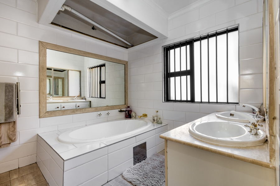 7 Bedroom Property for Sale in Oaklands Gauteng