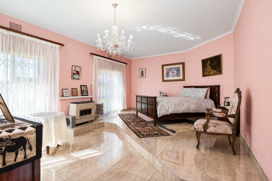 7 Bedroom Property for Sale in Oaklands Gauteng