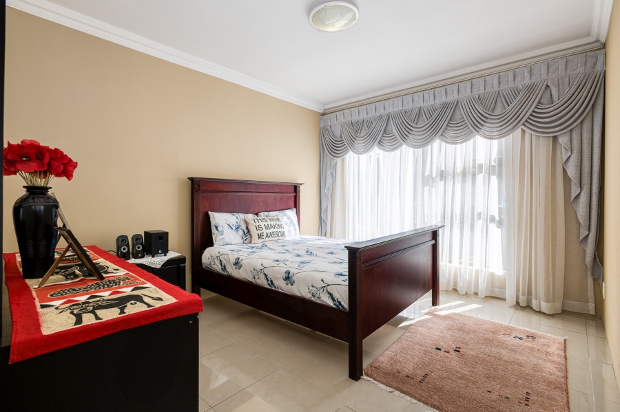 7 Bedroom Property for Sale in Oaklands Gauteng