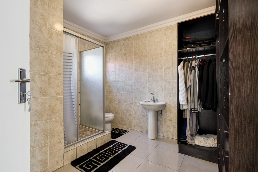 7 Bedroom Property for Sale in Oaklands Gauteng