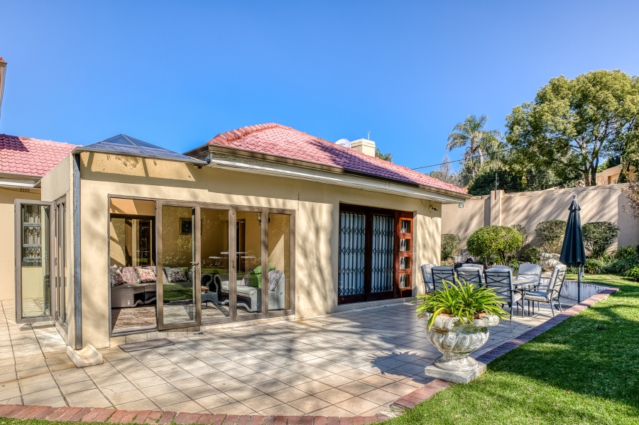 7 Bedroom Property for Sale in Oaklands Gauteng