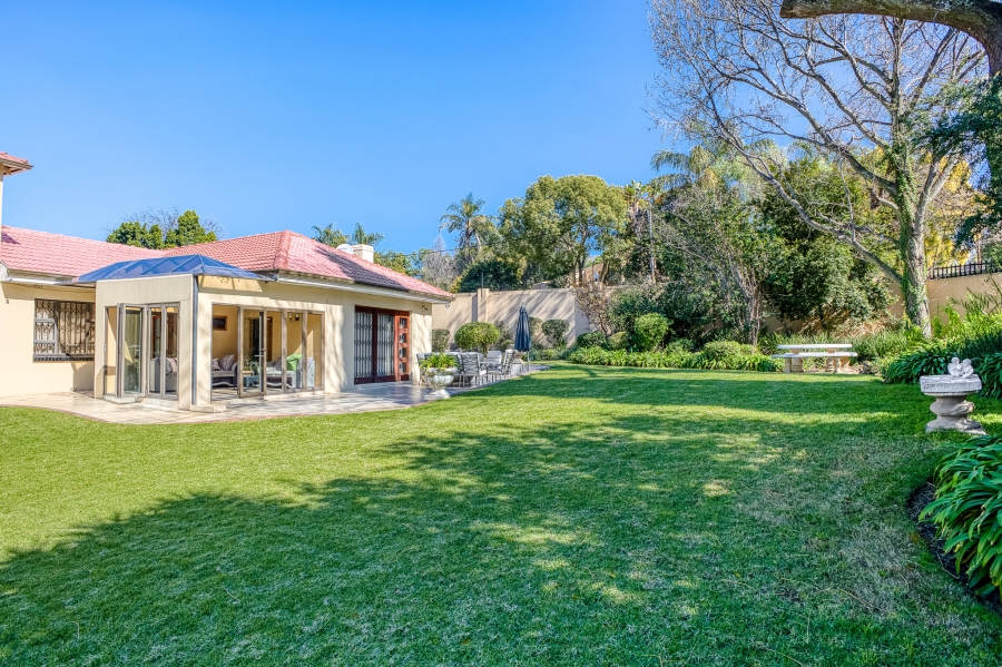 7 Bedroom Property for Sale in Oaklands Gauteng