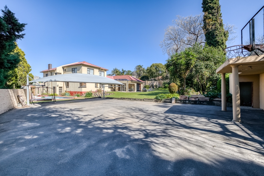 7 Bedroom Property for Sale in Oaklands Gauteng