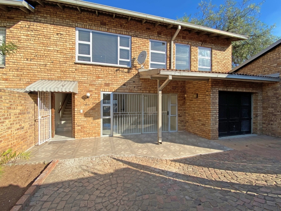To Let 3 Bedroom Property for Rent in Victory Park Gauteng