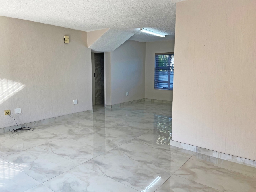 To Let 3 Bedroom Property for Rent in Victory Park Gauteng