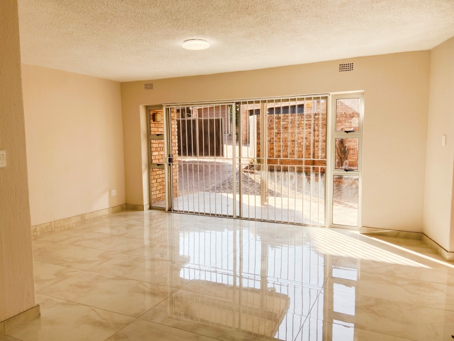 To Let 3 Bedroom Property for Rent in Victory Park Gauteng