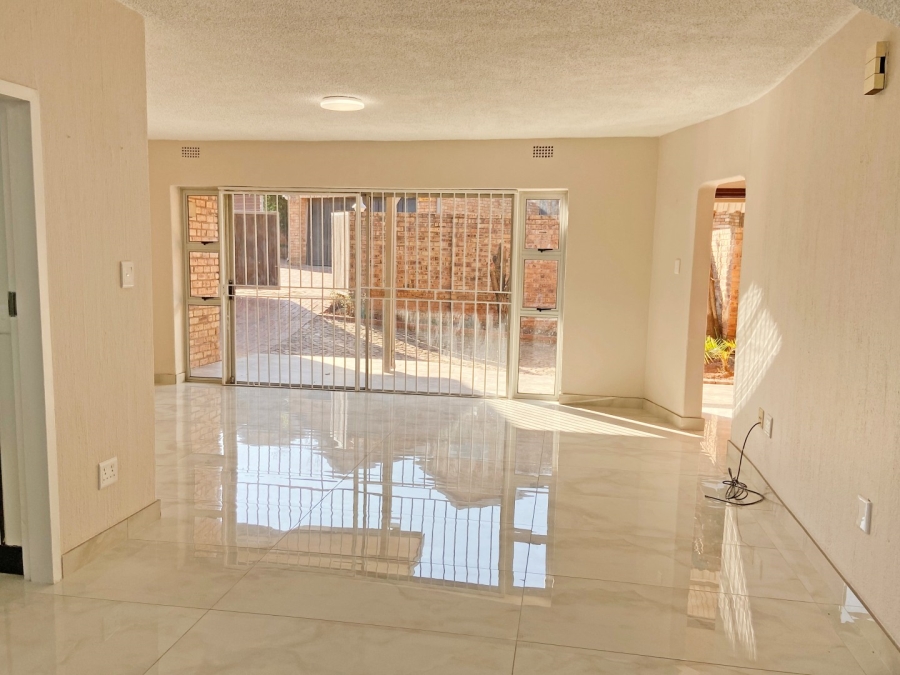 To Let 3 Bedroom Property for Rent in Victory Park Gauteng