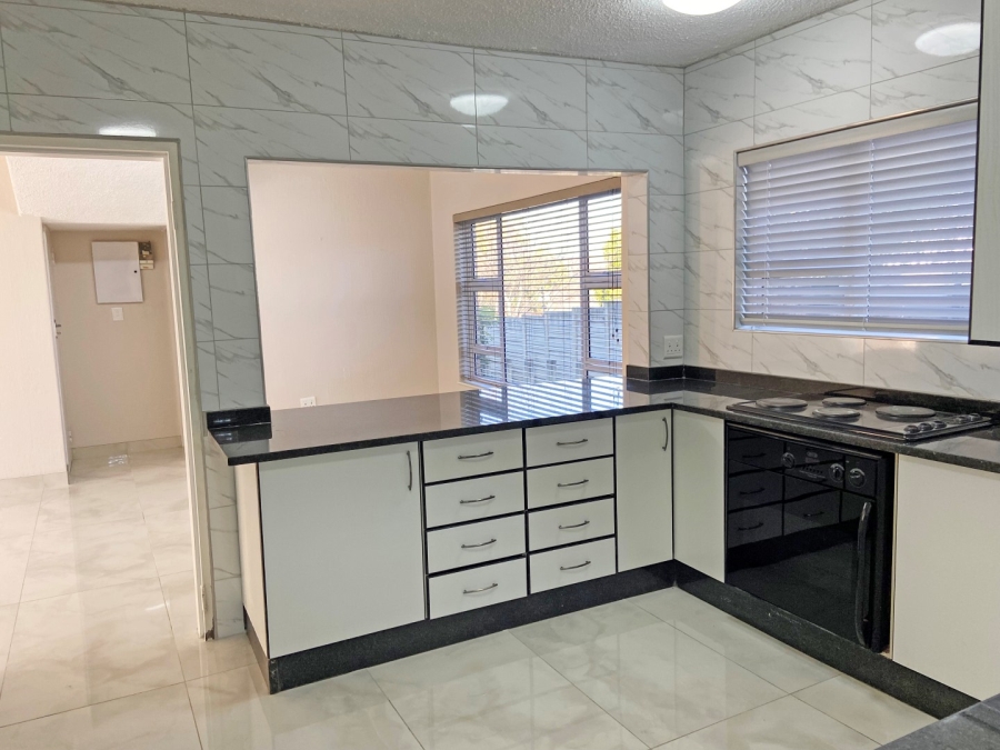 To Let 3 Bedroom Property for Rent in Victory Park Gauteng