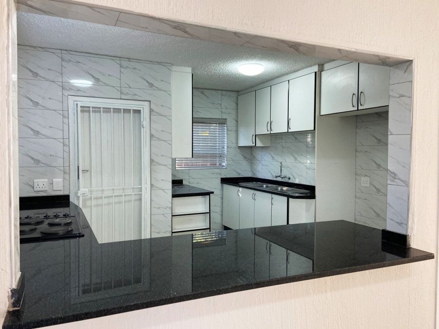 To Let 3 Bedroom Property for Rent in Victory Park Gauteng