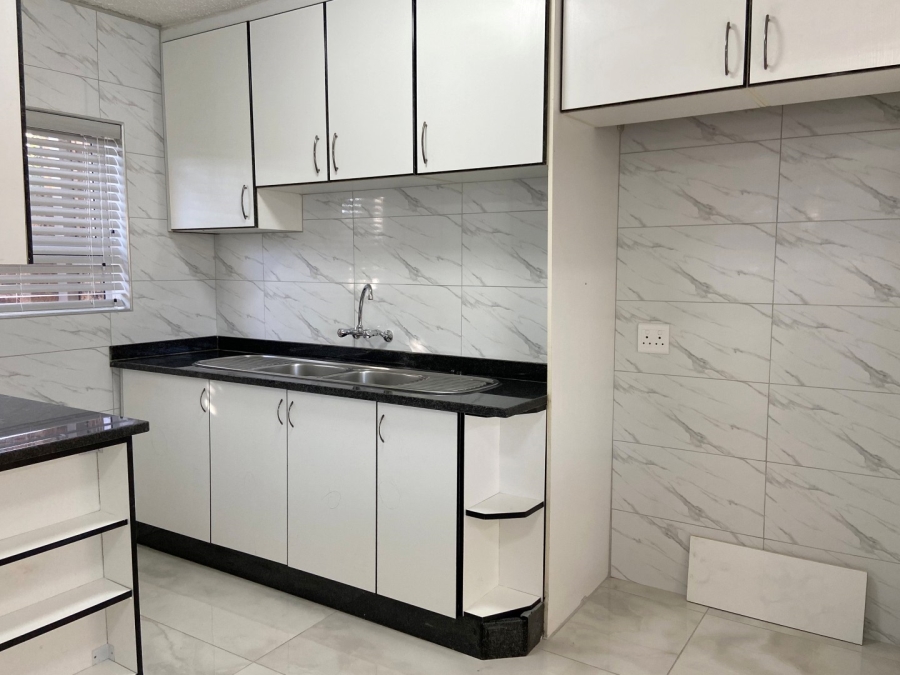 To Let 3 Bedroom Property for Rent in Victory Park Gauteng